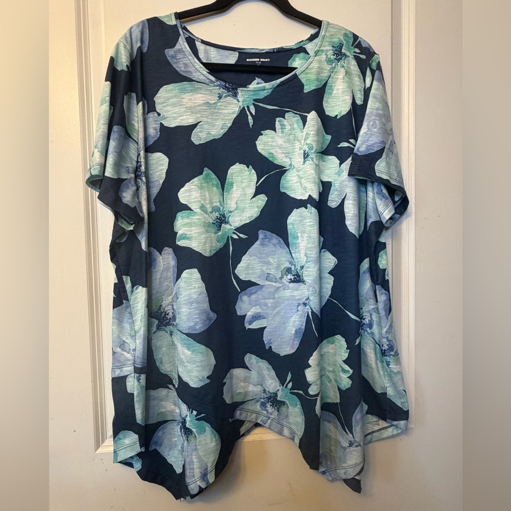 Allison Daley 3X Navy Floral Short Sleeve Tee with Mint Blooms